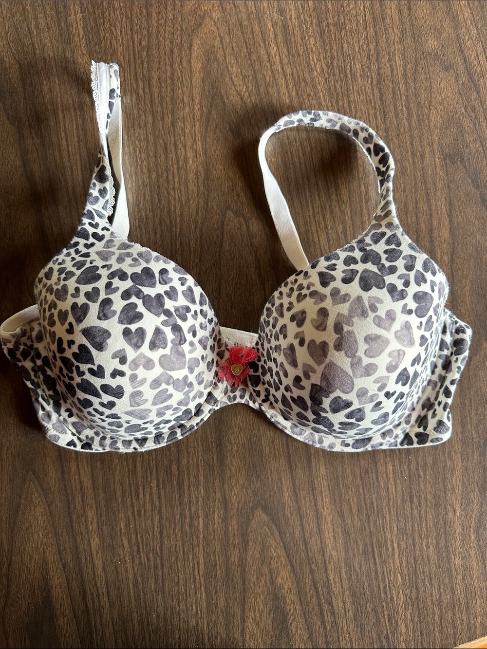 Victoria's Secret White Bra with Gray Heart Print and Pink Bow